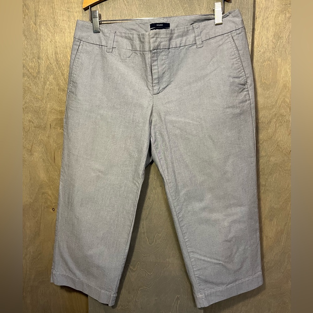 Gap Curvy Fit Capri Grey Stretch Pants size 8